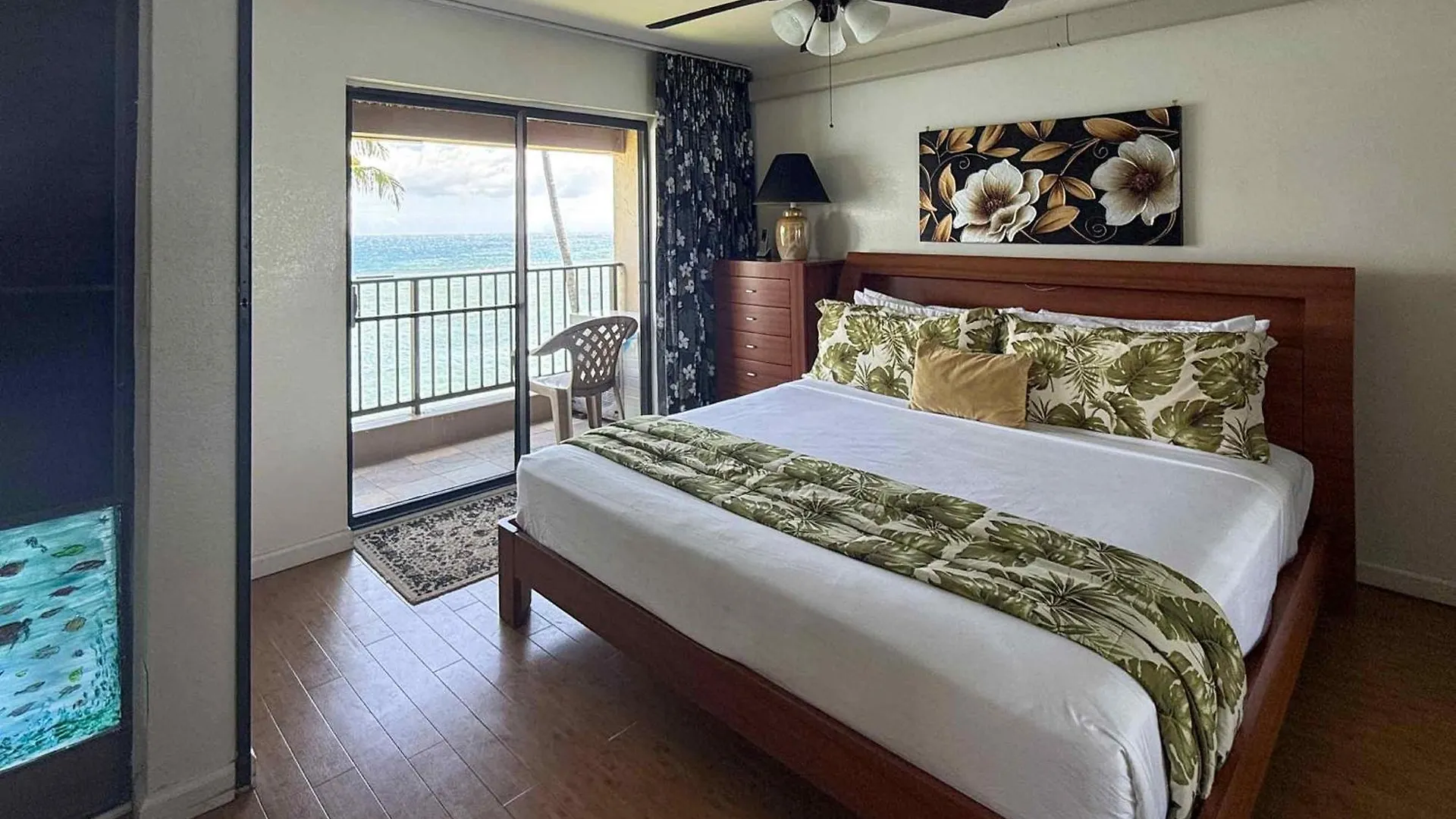 Lauloa 410 - Top Floor, Direct Ocean Front, Stunning Renovation, Wi-Fi, Split Ac Wailuku 0*,  United States