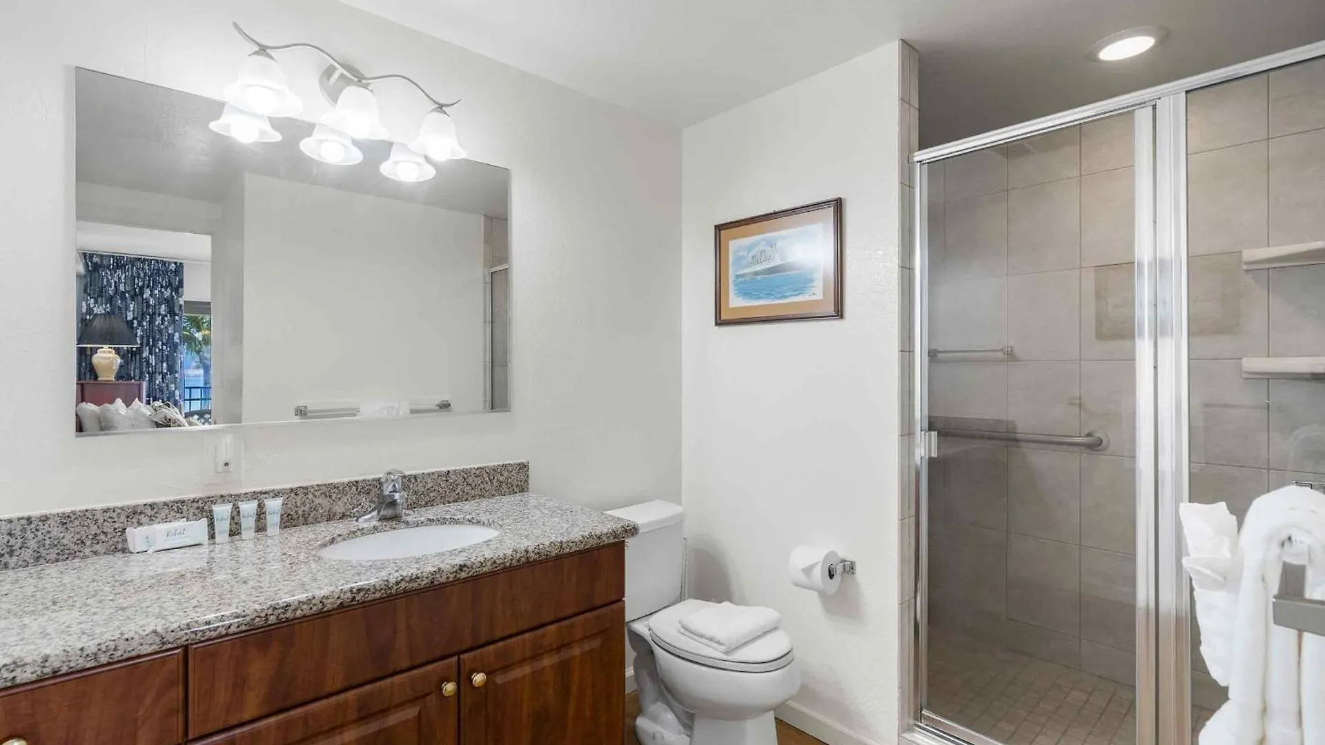 Lauloa 410 - Top Floor, Direct Ocean Front, Stunning Renovation, Wi-Fi, Split Ac Wailuku 0*,