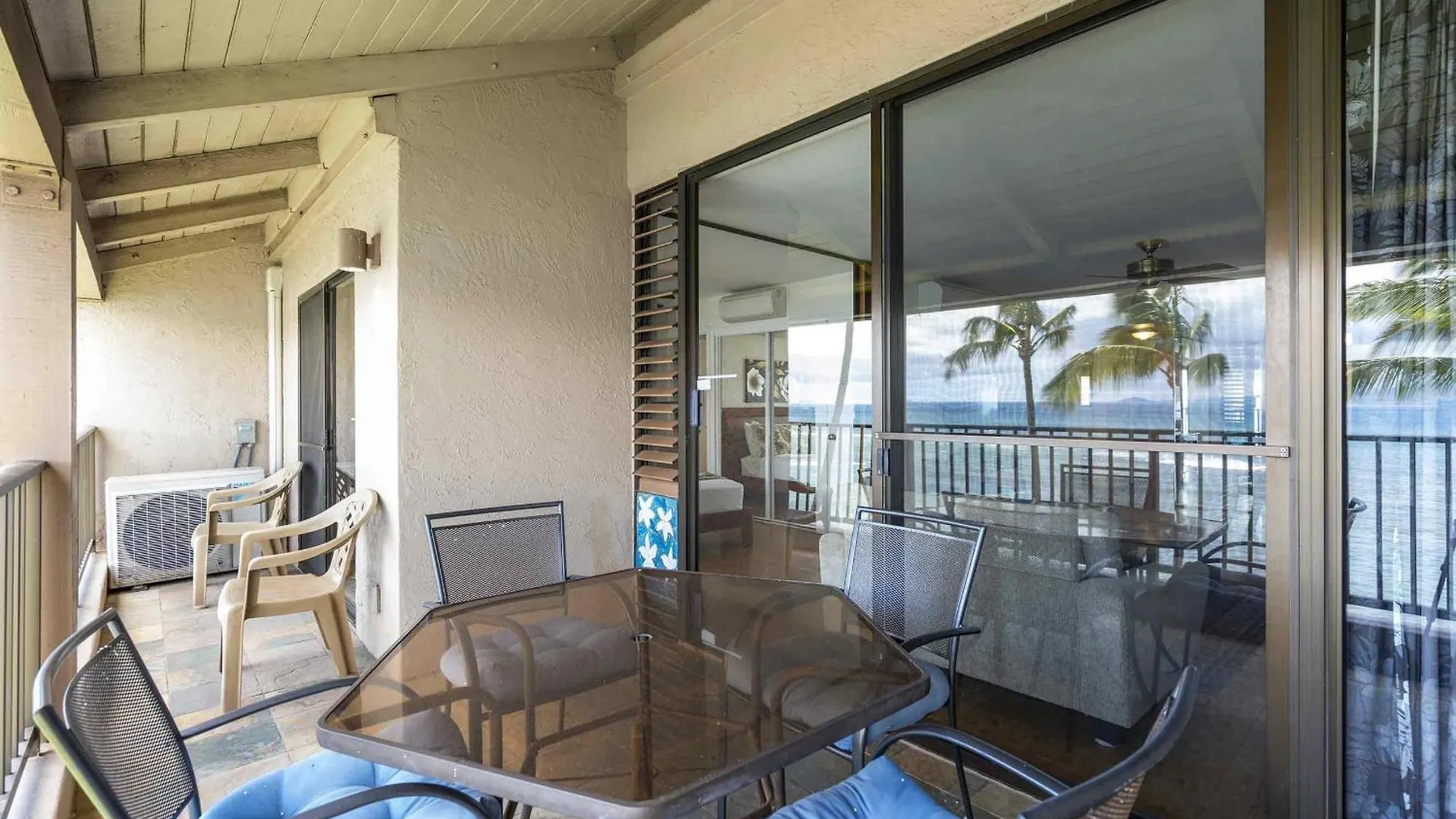Lauloa 410 - Top Floor, Direct Ocean Front, Stunning Renovation, Wi-Fi, Split Ac Wailuku