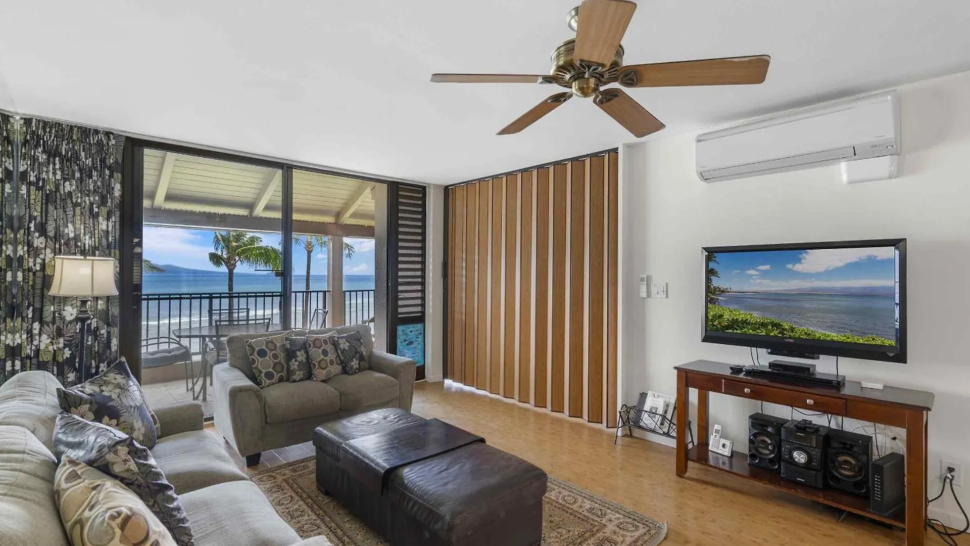 Lauloa 410 - Top Floor, Direct Ocean Front, Stunning Renovation, Wi-Fi, Split Ac Wailuku United States