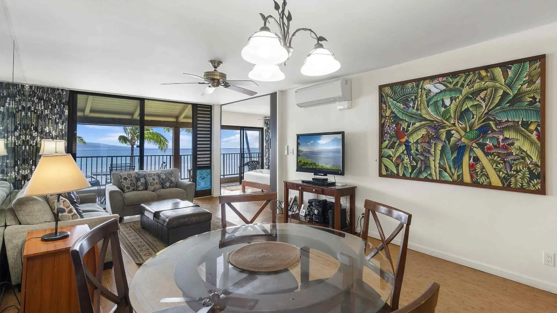 Holiday home Lauloa 410 - Top Floor, Direct Ocean Front, Stunning Renovation, Wi-Fi, Split Ac Wailuku