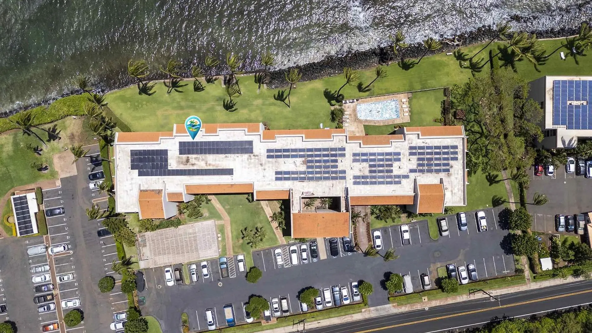 Lauloa 410 - Top Floor, Direct Ocean Front, Stunning Renovation, Wi-Fi, Split Ac Wailuku United States