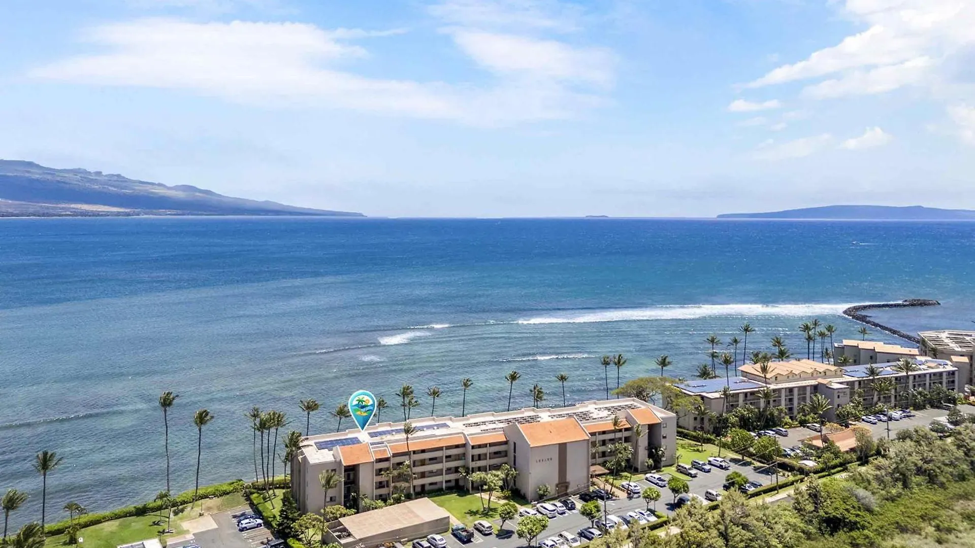 Lauloa 410 - Top Floor, Direct Ocean Front, Stunning Renovation, Wi-Fi, Split Ac Wailuku Holiday home